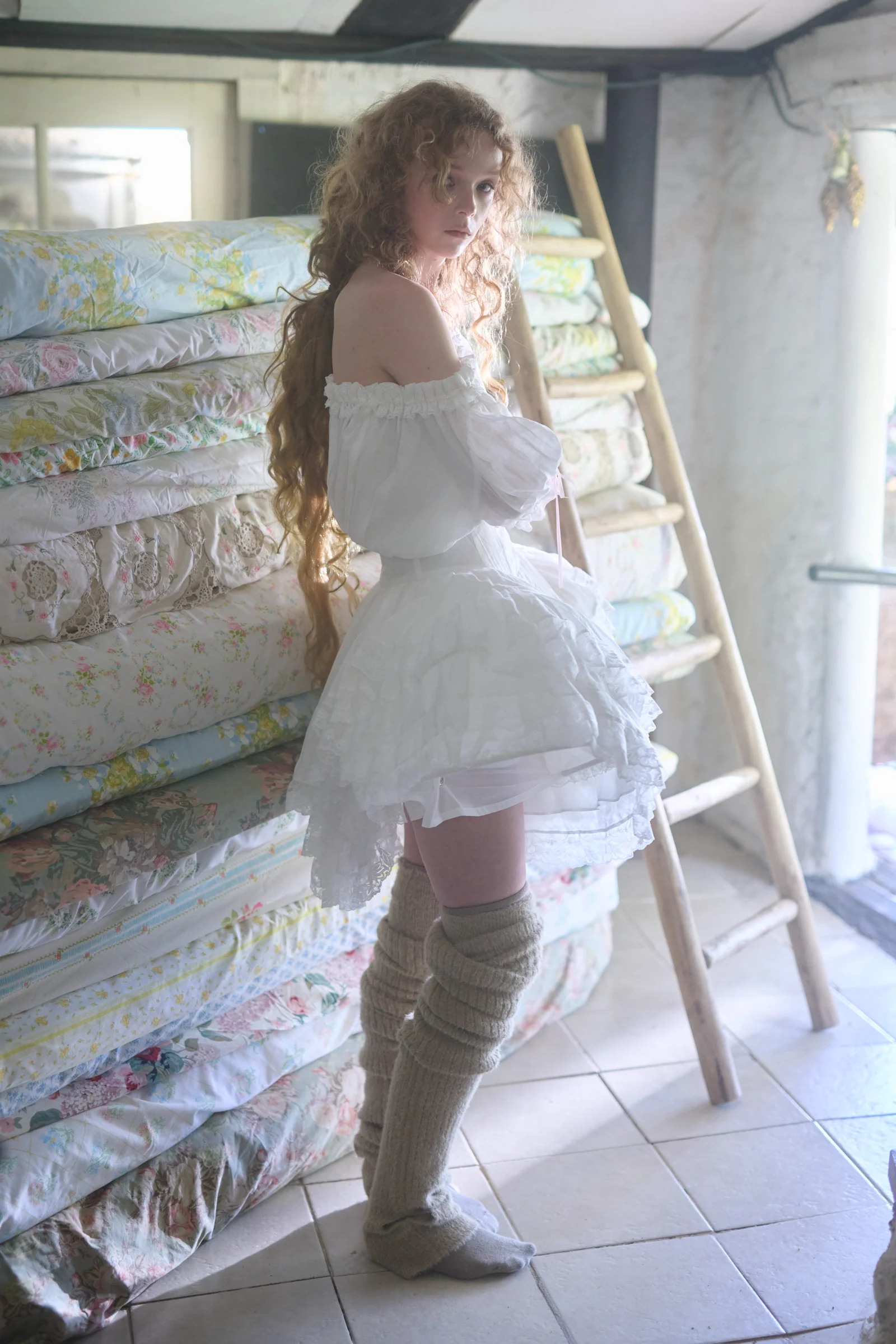 The Ivory Ruffle Cage - Image 7