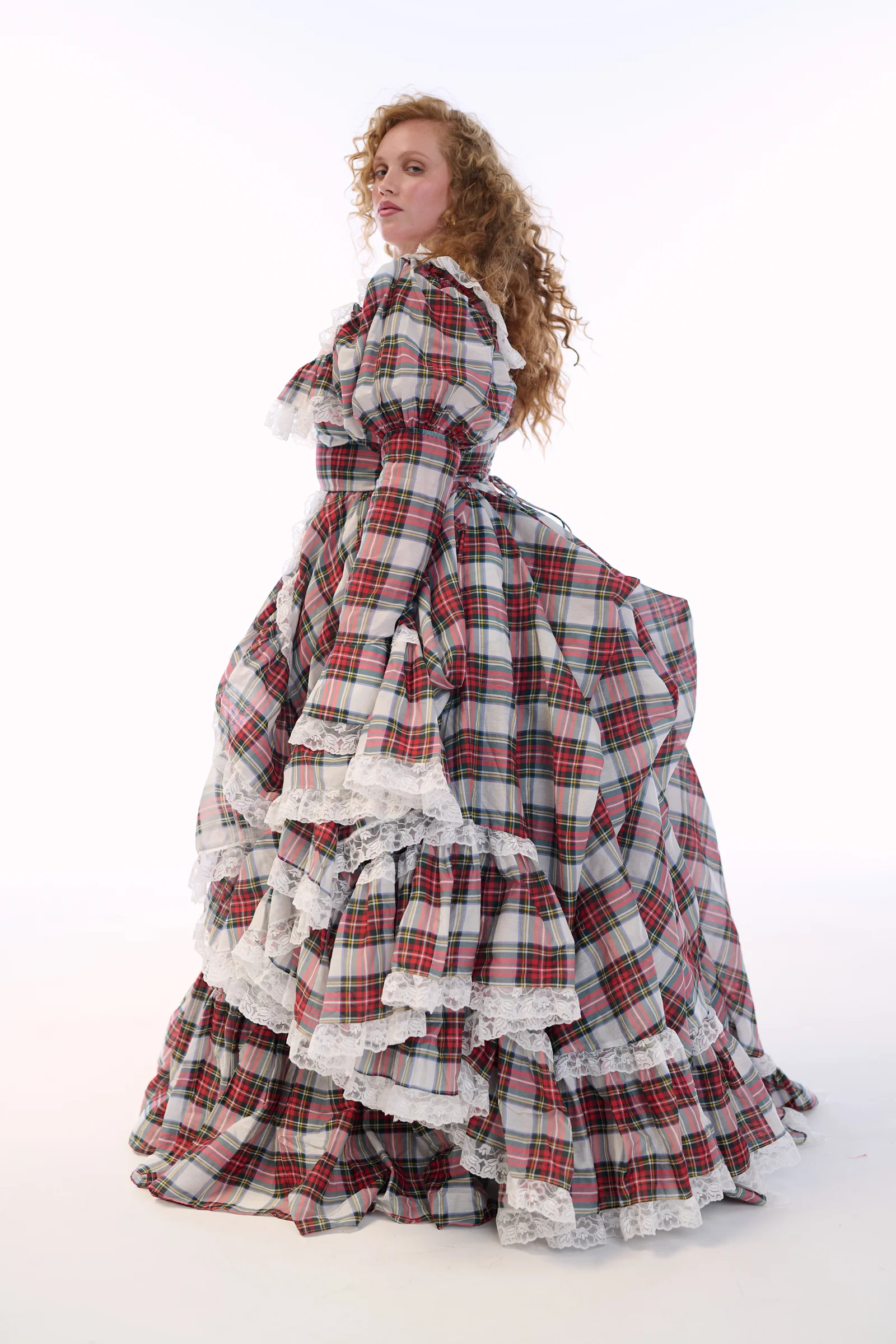 The Edinburgh Maiden Gown - Image 23
